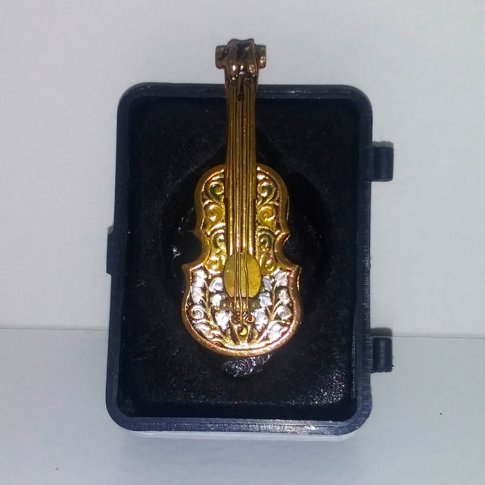 Vintage Ornate Damascene Guitar Pin 